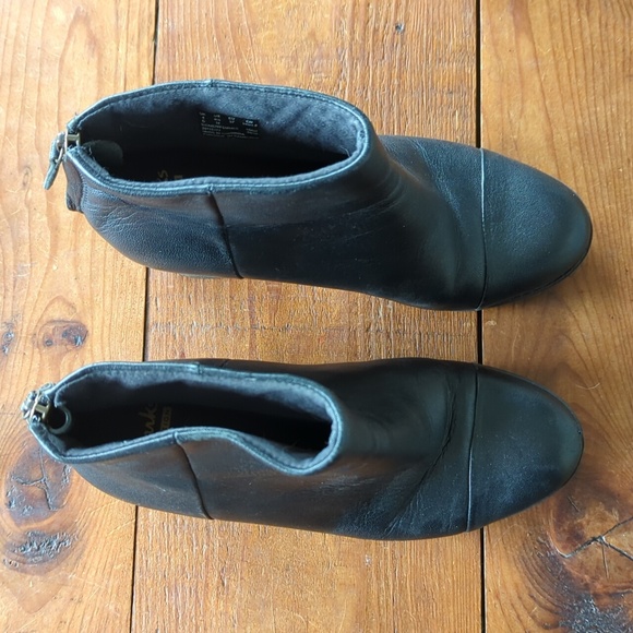 Clarks Block Heel Ankle Booties Size 6.5 - Picture 2 of 6